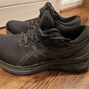 BRAND NEW Asics Gel-Kayano 29 black sneakers